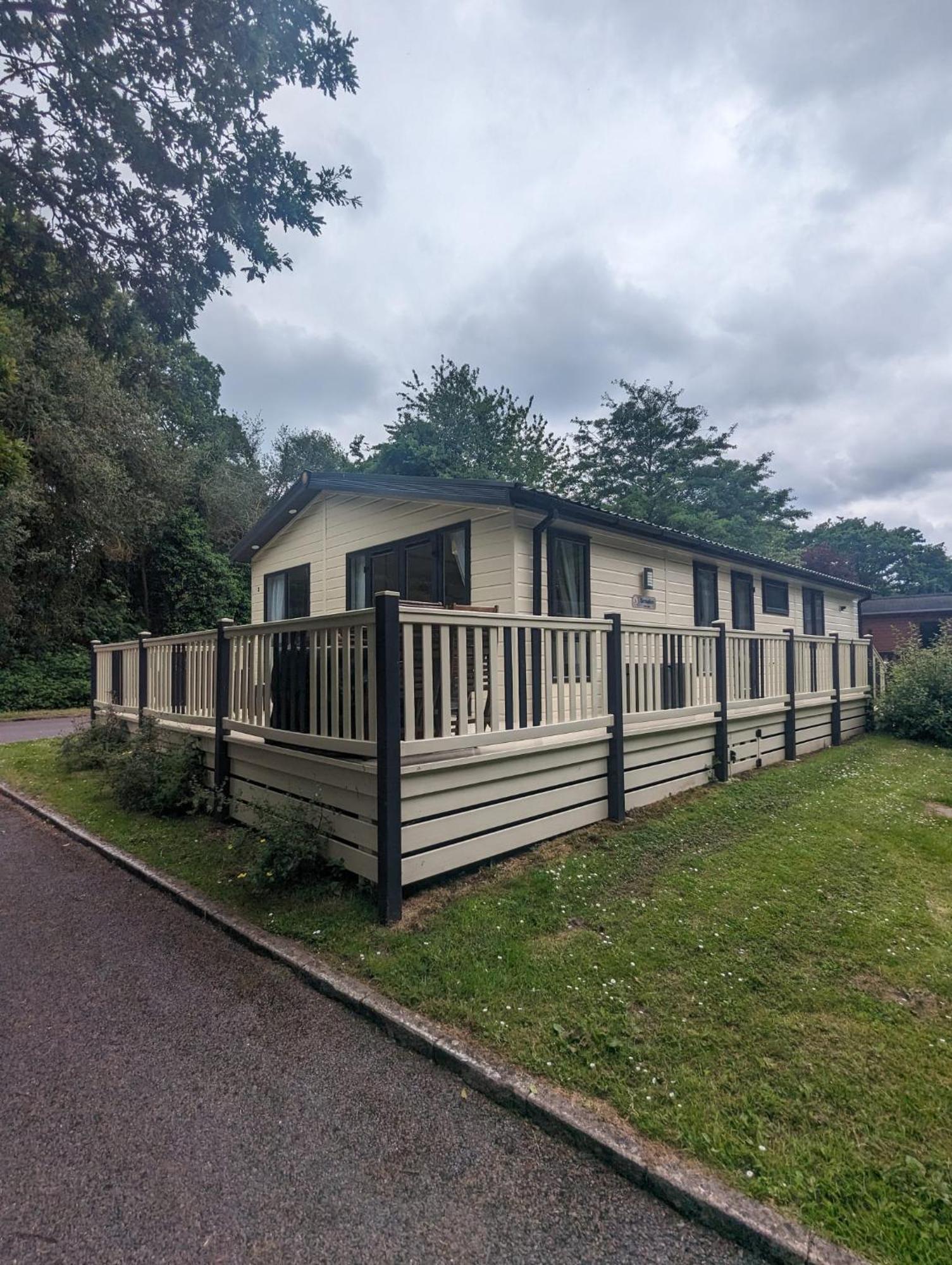 Luxury Stunning Sensation Lodge On 5 Star Shorefield Country Park New Forest Entertainment And Leisure Passes Included Милфорд-он-Си Экстерьер фото